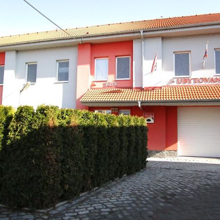 Bed and Breakfast Salur Nové Zámky Exterior foto